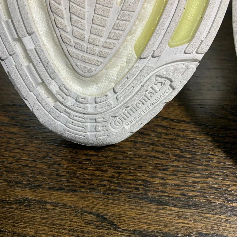 Adidas Ultraboost 22 W White Lime Green Running Sneakers GX6302 Womens Size 6.5